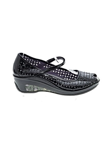 Jambu Wedges (view 1)