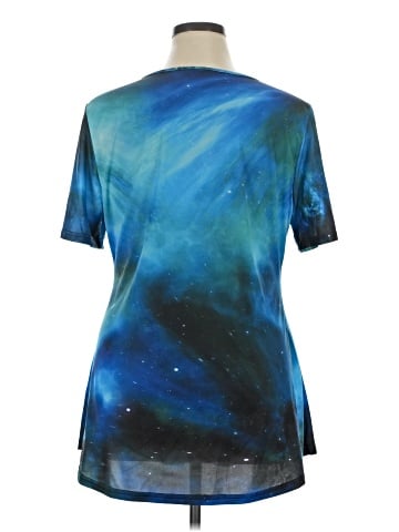 Lily by Firmiana Short Sleeve T-Shirt (view 2)