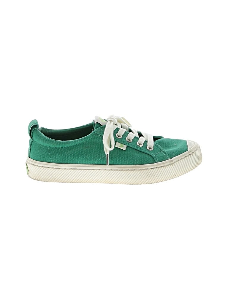 Pre-owned Cariuma Sneakers In Green