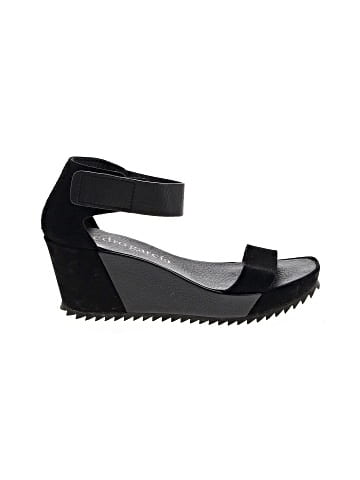 Pedro Garcia Wedges (view 1)