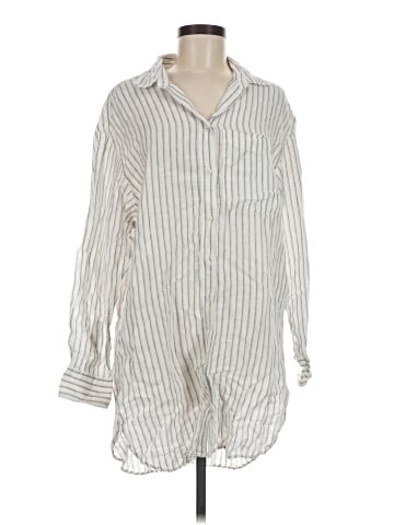 Gap Long Sleeve Button-Down Shirt (view 1)
