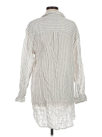 Gap Long Sleeve Button-Down Shirt (view 2)