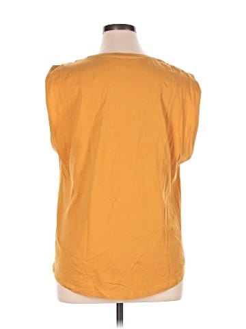 City Chic Sleeveless T-Shirt (view 2)