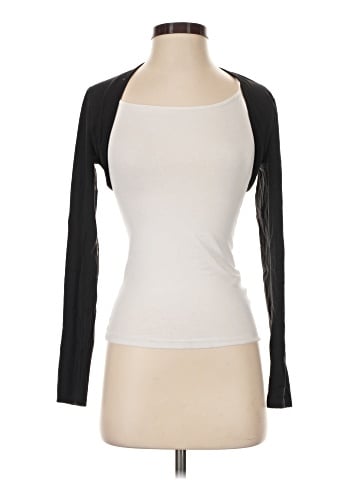 Vuori Shrug (view 1)