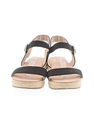 Old Navy Sandals (view 2)