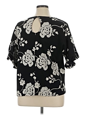 Beige by ECI Short Sleeve T-Shirt (view 2)