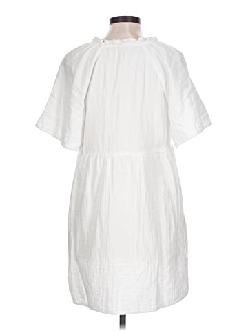 Old Navy Casual Dress (view 2)