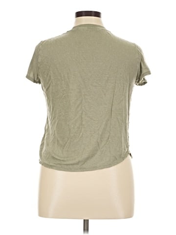 Uniqlo Short Sleeve T-Shirt (view 2)