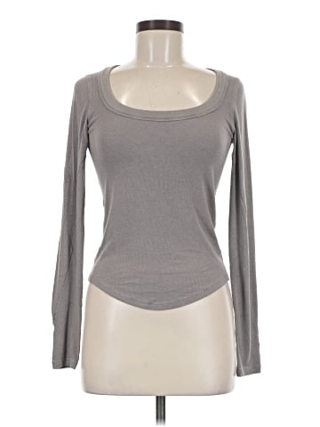 Lululemon Athletica Long Sleeve T-Shirt (view 1)
