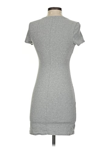 Old Navy Casual Dress (view 2)