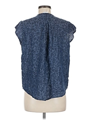 Liz Claiborne Short Sleeve Button-Down Shirt (view 2)