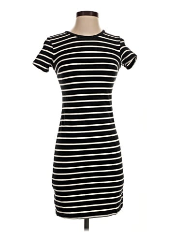 Old Navy Casual Dress (view 1)