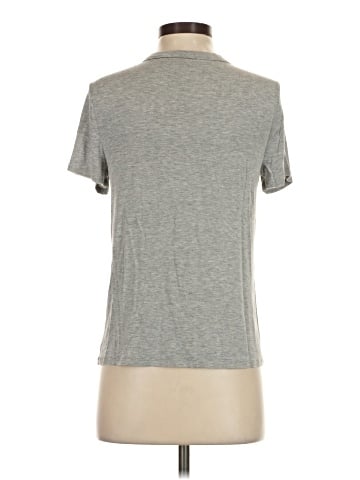Jennifer Lopez Short Sleeve T-Shirt (view 2)