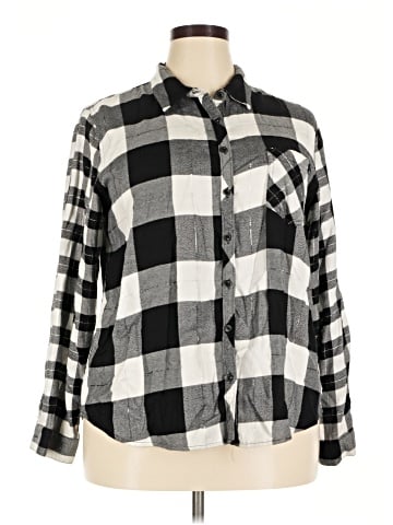 Maurices Long Sleeve Button-Down Shirt (view 1)