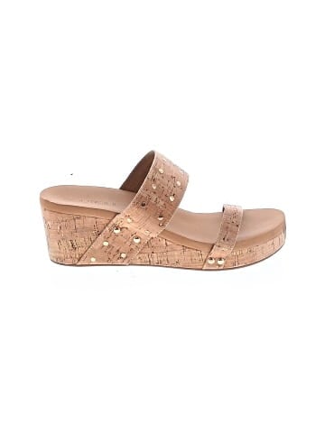Corkys Wedges (view 1)