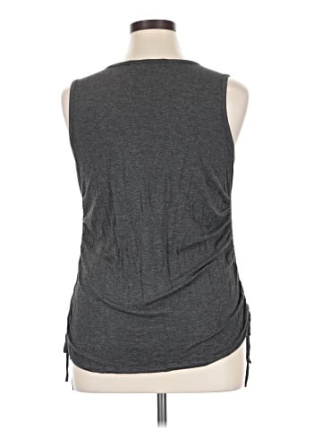 Socialite Sleeveless T-Shirt (view 2)
