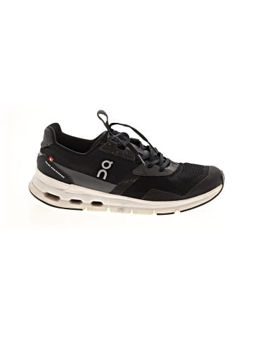 On Cloud Sneakers (view 1)