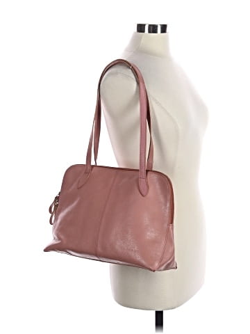 Wilsons Leather Leather Shoulder Bag (view 2)