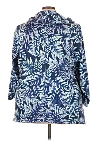 Catherines Poncho (view 2)