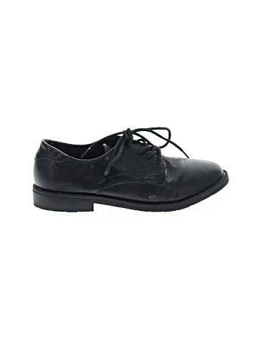 The Children's Place Dress Shoes (view 1)