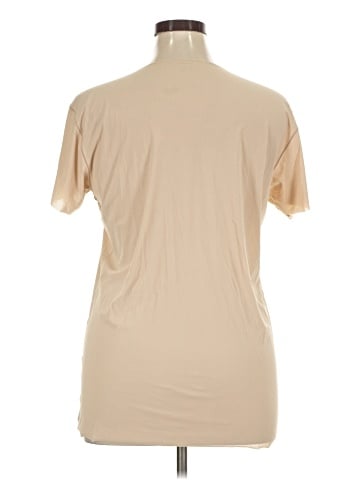 Uniqlo Short Sleeve T-Shirt (view 2)