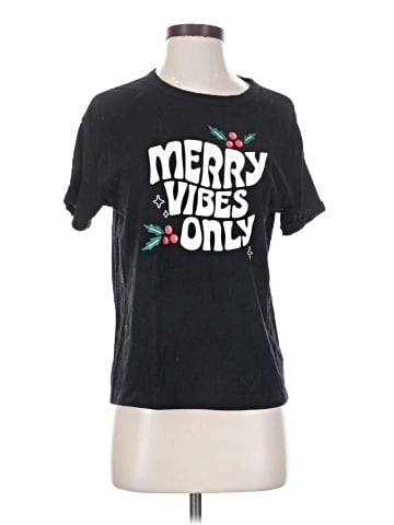 Old Navy Short Sleeve T-Shirt (view 1)