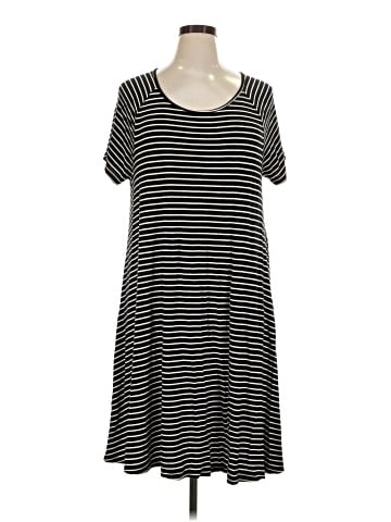 Old Navy Casual Dress (view 1)