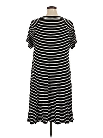 Old Navy Casual Dress (view 2)