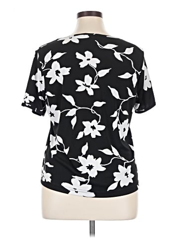 Jaclyn Smith Short Sleeve T-Shirt (view 2)