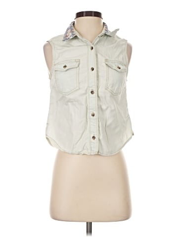 BDG Sleeveless Button-Down Shirt (view 1)