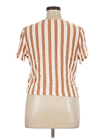 Market and Spruce Short Sleeve Blouse (view 2)
