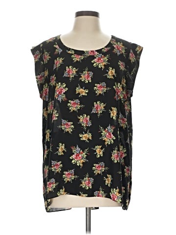 Everleigh Sleeveless T-Shirt (view 1)