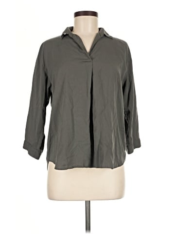 Uniqlo 3/4 Sleeve Button-Down Shirt (view 1)
