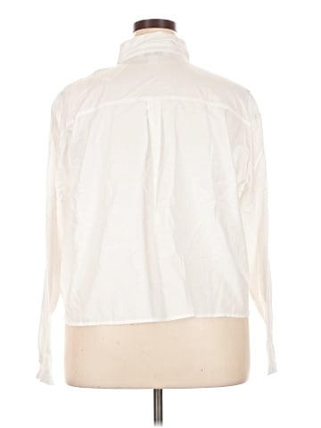 Old Navy Long Sleeve Button-Down Shirt (view 2)