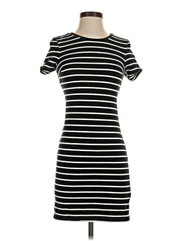 Old Navy Casual Dress (view 1)