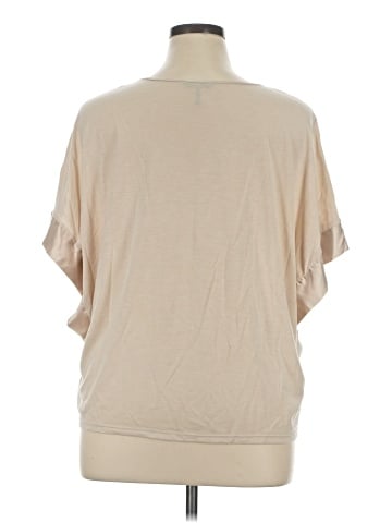 Daisy Fuentes Short Sleeve T-Shirt (view 2)