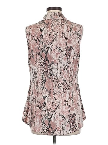 Knapp Studio Sleeveless T-Shirt (view 2)