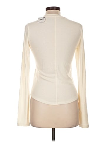 American Eagle Outfitters Long Sleeve T-Shirt (view 2)
