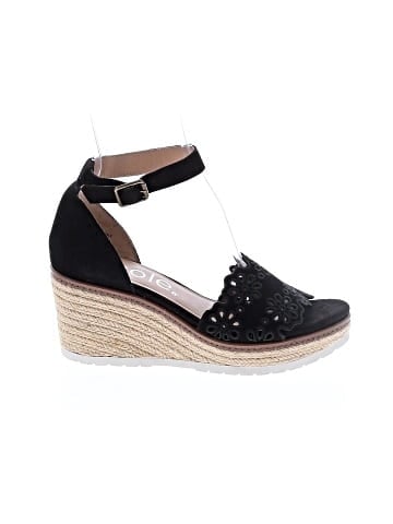 Nicole Wedges (view 1)