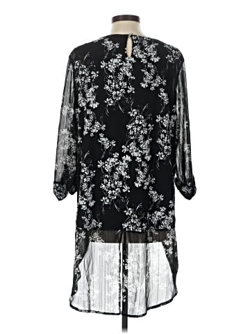 Roz & Ali 3/4 Sleeve Blouse (view 2)