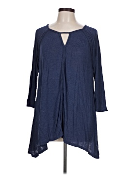 Max Studio 3/4 Sleeve T-Shirt (view 1)