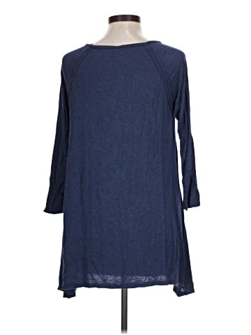Max Studio 3/4 Sleeve T-Shirt (view 2)