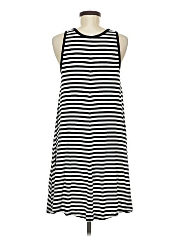 Old Navy Casual Dress (view 2)