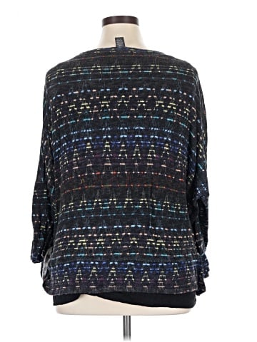 Chelsea & Theodore Pullover Sweater (view 2)