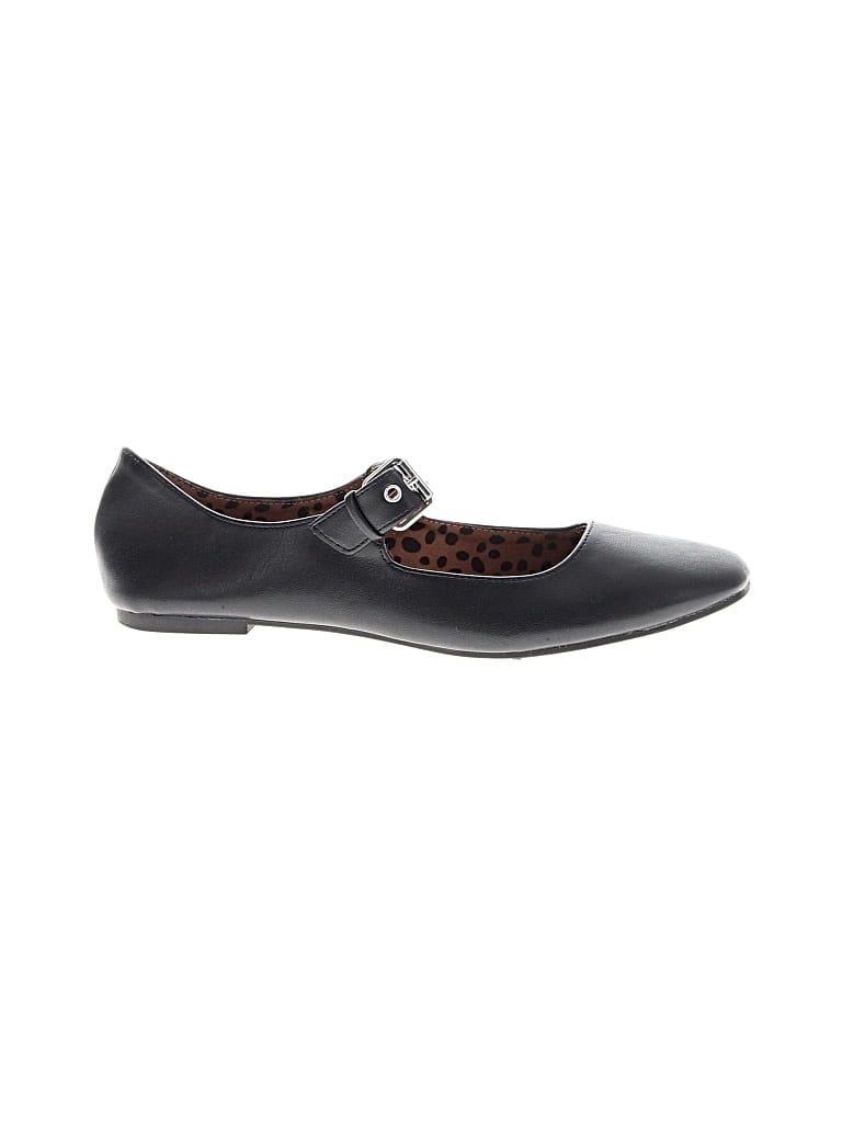 Pre-owned Me Too Flats In Black