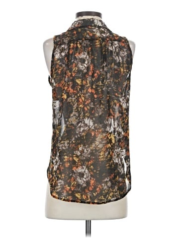 Lily White Sleeveless Button-Down Shirt (view 2)