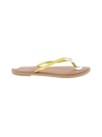 Amazon Essentials Flip Flops (view 1)