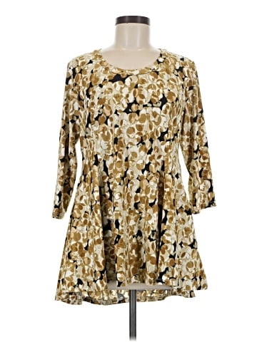 Attitudes by Renee 3/4 Sleeve Blouse (view 1)