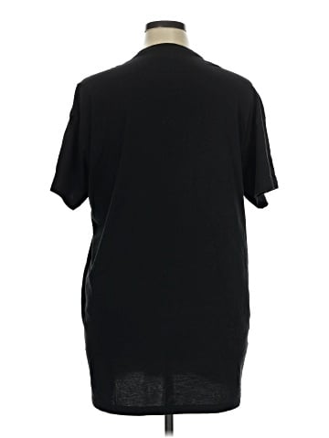Victoria's Secret Short Sleeve T-Shirt (view 2)
