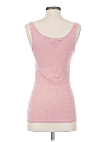 Jennifer Lopez Sleeveless Top (view 2)